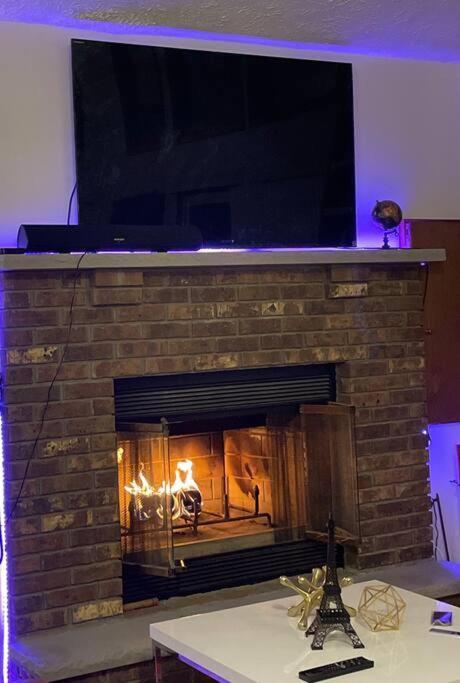 Ambiance - King Bed Cabin, Jetted-Tub & Fireplace Tobyhanna Exterior photo